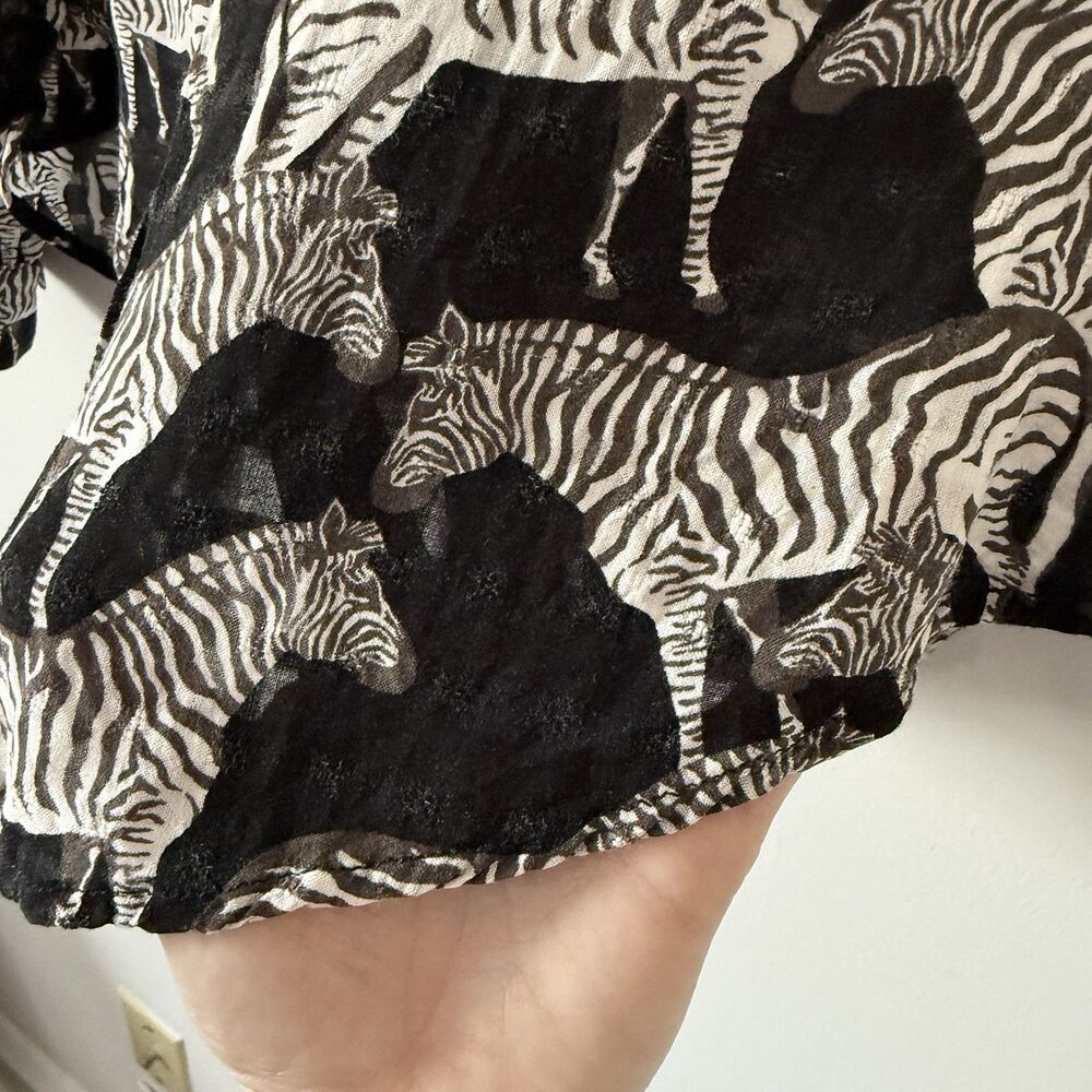 Jane + Delancey Zebra Print Rayon Button Front Blouse Jacquard Weave Sz Medium - Picture 6 of 12
